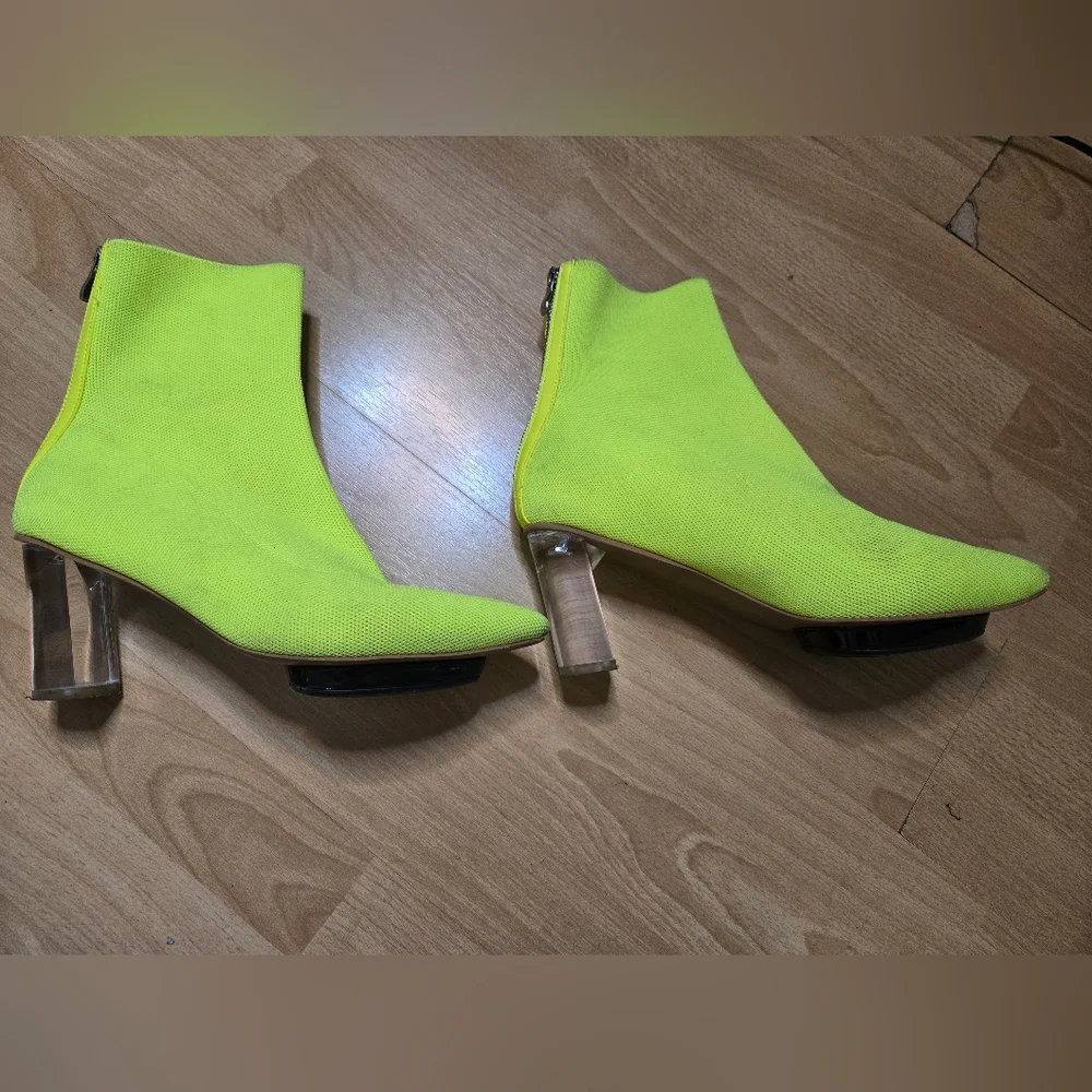 Neon yellow BEAUTIISOLES booties - Picture 2 of 6